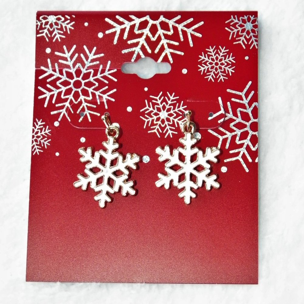 White Snowflake Dangling Earrings